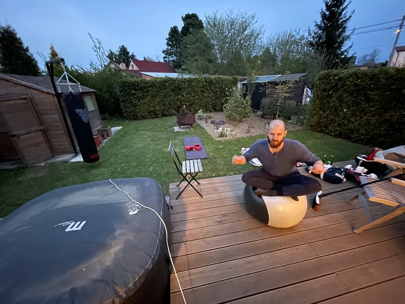 Závěrečná meditace po montáži.